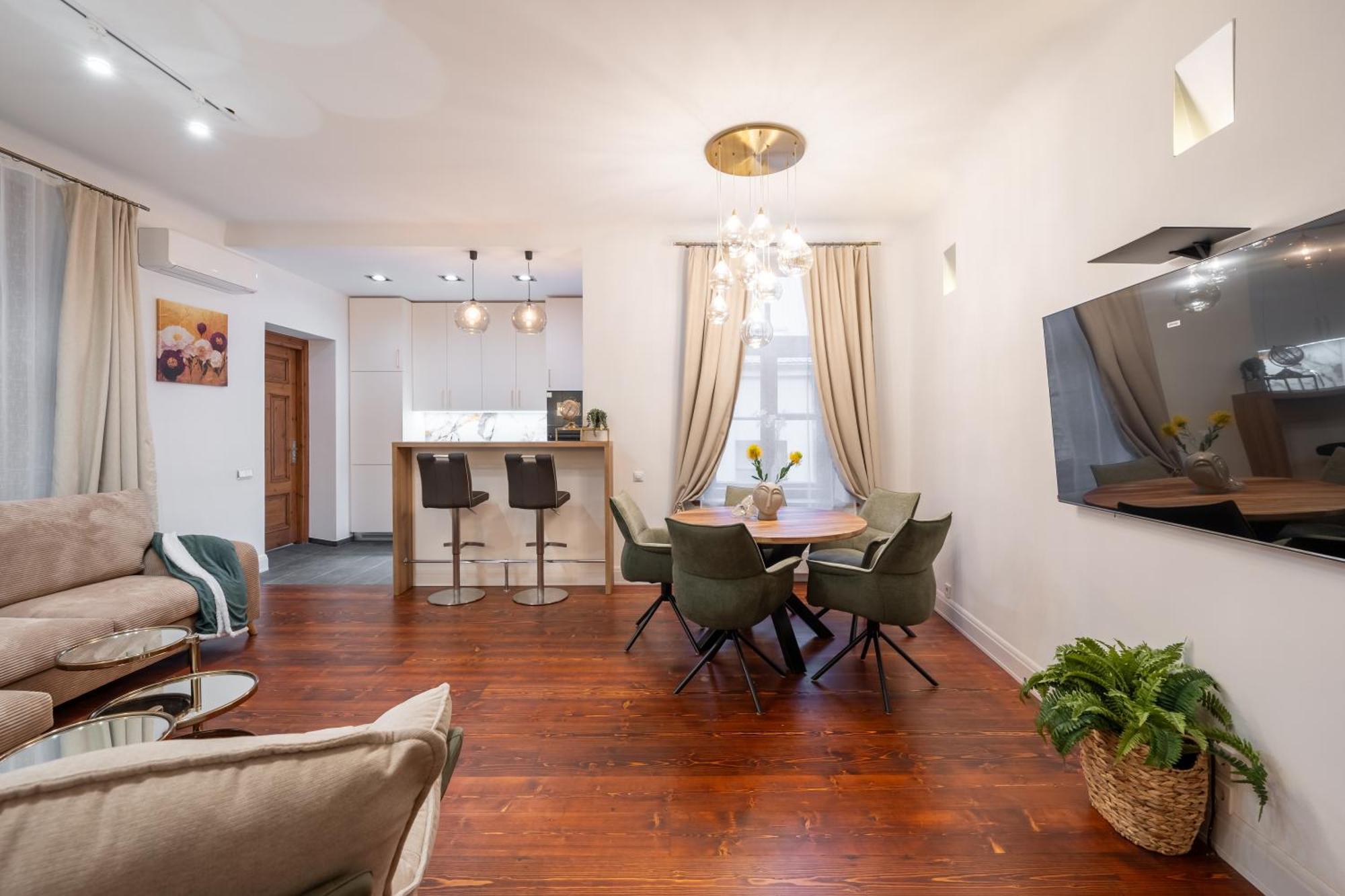 Soleil - Shine Of The Old Town, Parking & Sauna Apartment *